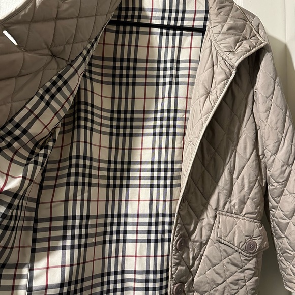 Quilted Women’s Jacket Tan with Plaid lining. Medium NWOT - Picture 2 of 6